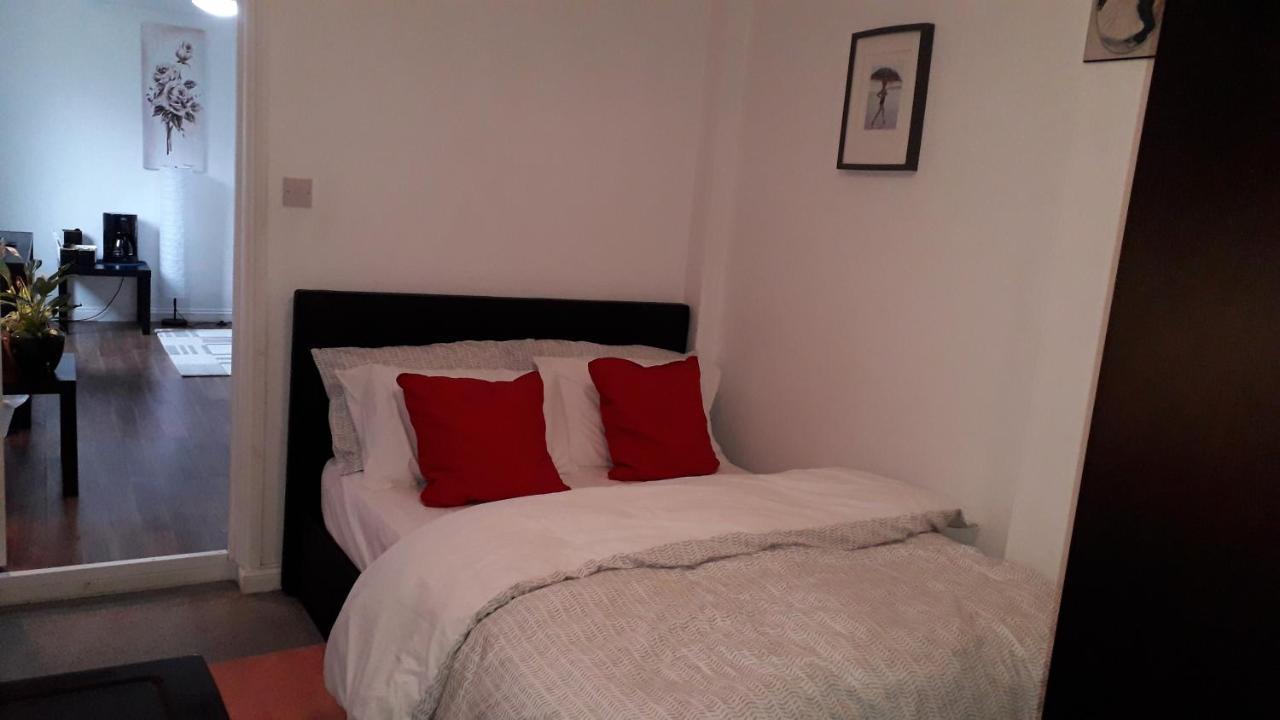 Cosy London Holiday Home Экстерьер фото