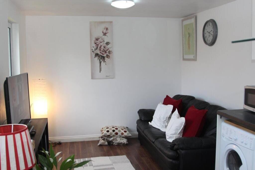 Cosy London Holiday Home Экстерьер фото